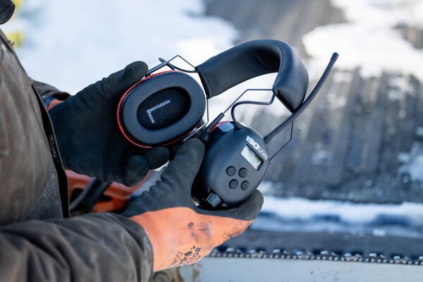 AIR DEFENDER AM/FM MUFF | Bolts Plus Inc.